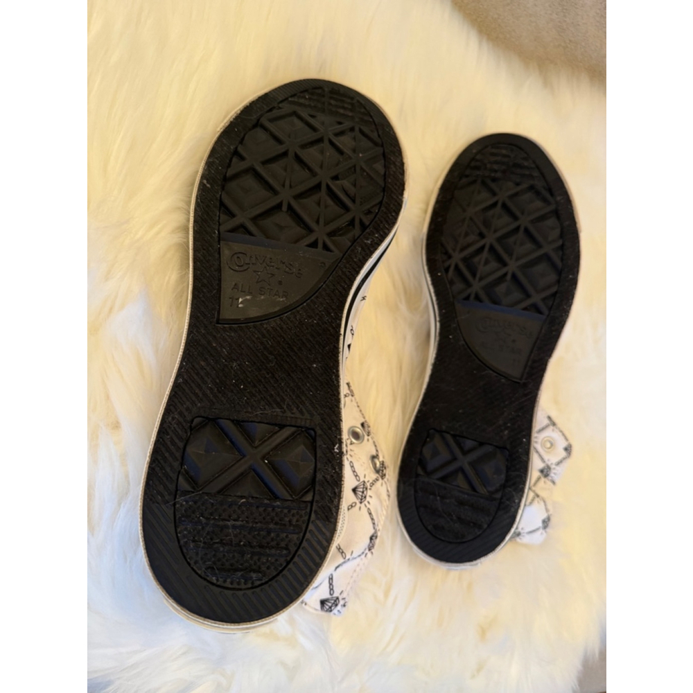 Converse |. Chuck Taylor All Star 70 Hi
Style 104048F Diamond | Size 11 - Picture 11 of 15